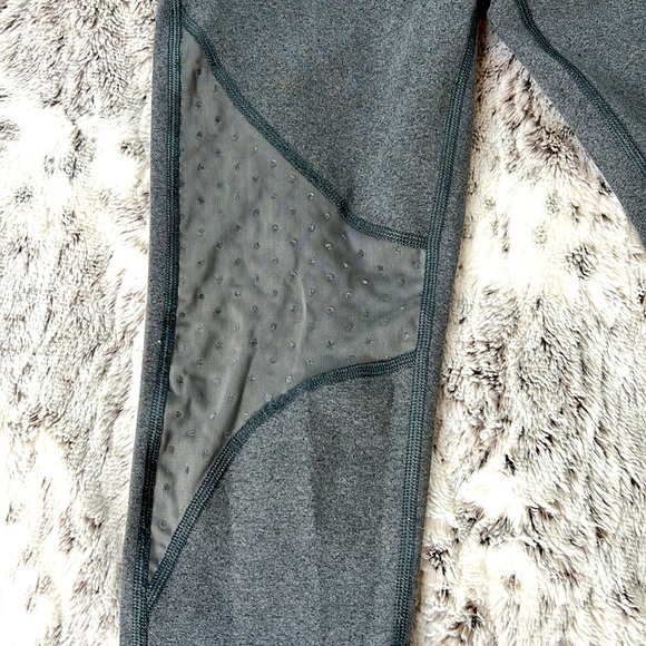 Aerie Mesh Detail Gray Leggings XS - Picture 5 of 5
